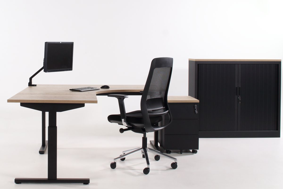 Groot hoekbureau met ronde zit TUBE zwart eiken10277 17364